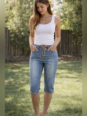 Mudd Yo! Y2K Lace Front Capris size 3